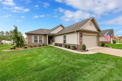 26483 Higgins Way, Flat Rock, MI 48134