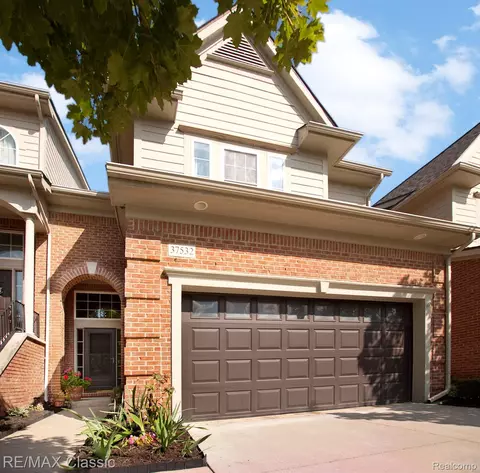 37532 Newburgh Park Cir 24 5 Cir #24, Livonia, MI 48152