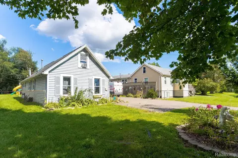 26874 W Huron River Dr, Flat Rock, MI 48134