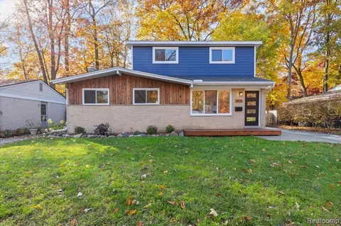 2815 Sequoia Pkwy, Ann Arbor, MI 48103