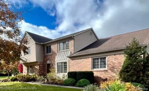 25153 Birchwoods Dr, Novi, MI 48374
