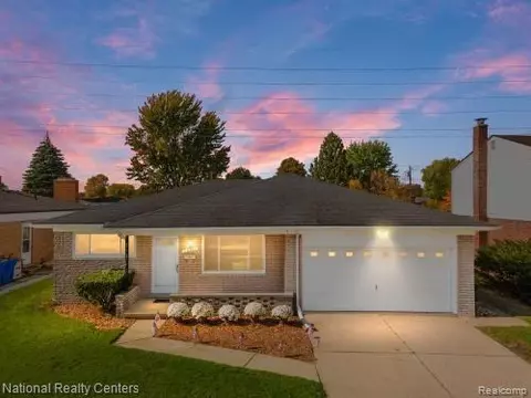 28333 Flanders Ave, Warren, MI 48088
