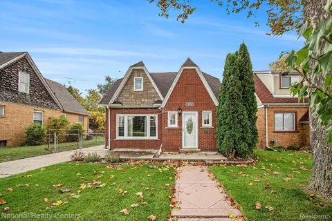 283 Elizabeth Lake Rd, Pontiac, MI 48341