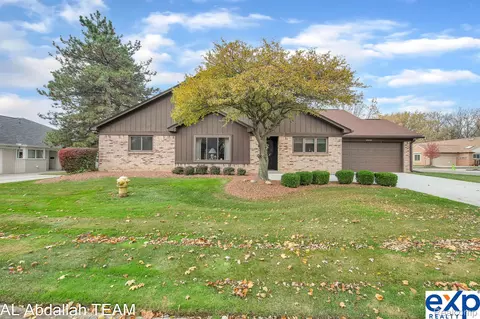 20406 Palms Dr, Clinton Township, MI 48036