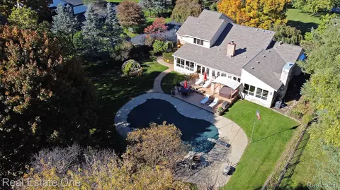 3791 Klais Dr, Orion, MI 48348