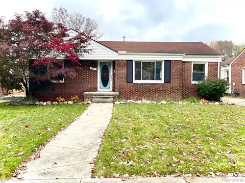 6375 Buckingham Ave, Allen Park, MI 48101