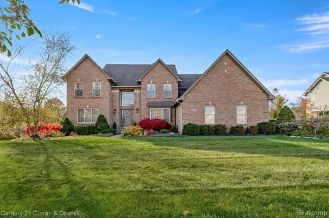23488 Kirby Dr, Flat Rock, MI 48134