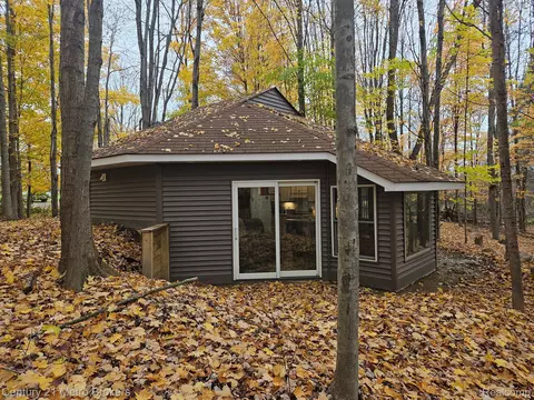 4153 N Lake Rd, Marathon, MI 48421