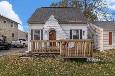 3341 Frembes Rd, Waterford, MI 48329