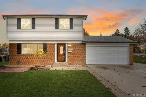 11137 Plumbrook Rd, Sterling Heights, MI 48312
