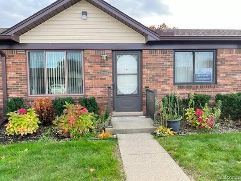 30762 Quinkert St, Roseville, MI 48066
