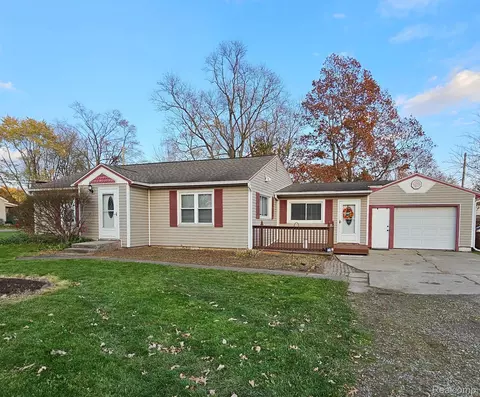 205 N Elm Rd, Webberville, MI 48892