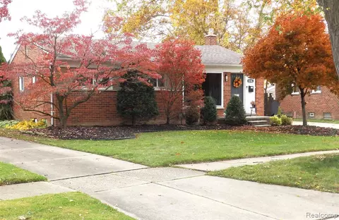 8316 Ingram St, Westland, MI 48185
