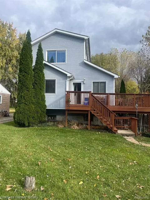 873 Merritt Ave, Lake Orion, MI 48362