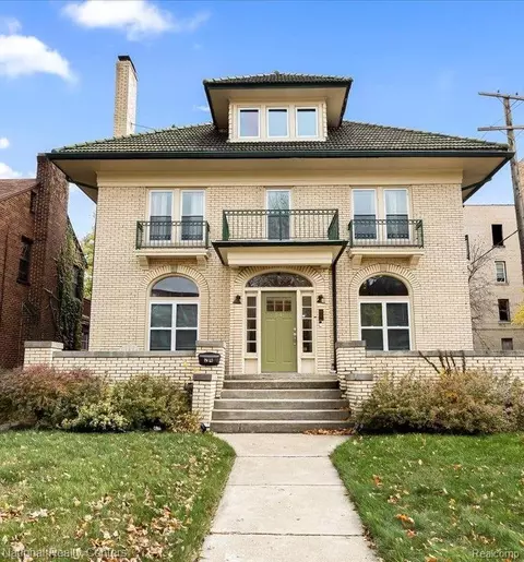 24 Farrand Park, Highland Park, MI 48203