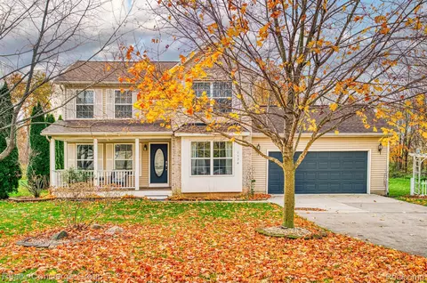 1174 Heather Glns, Oceola, MI 48843