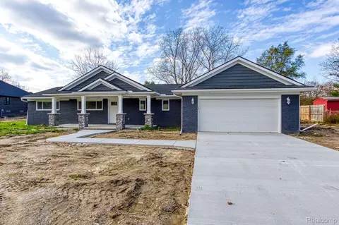 72075 Van Dyke Rd, Bruce Township, MI 48065