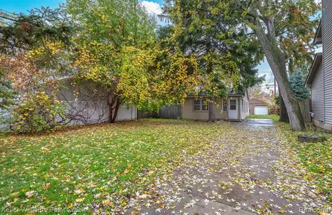 24917 Frederick St, Saint Clair Shores, MI 48080