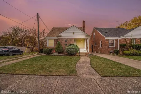 9527 Mettetal St, Detroit, MI 48227