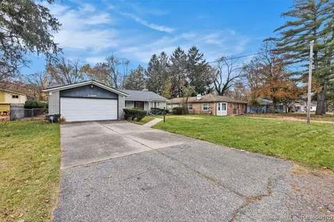 20989 Mada Ave, Southfield, MI 48075