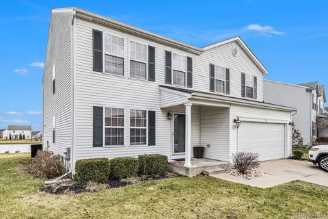 3126 Pine Run Dr, Clayton, MI 48473