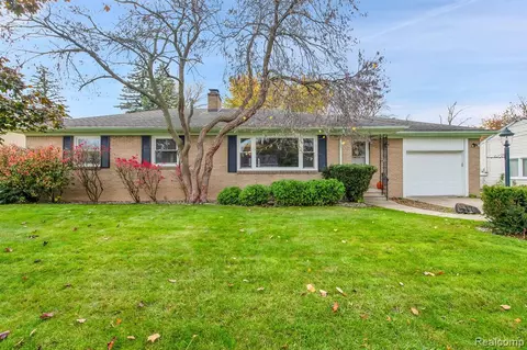 2909 Rosemary St, Saginaw, MI 48602