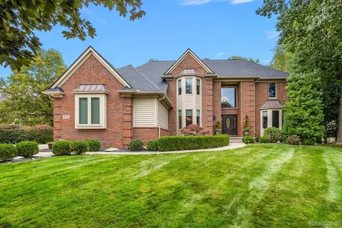 3959 Woodglen, Shelby Township, MI 48316