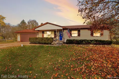 7129 Kalkaska Dr, Davison, MI 48423