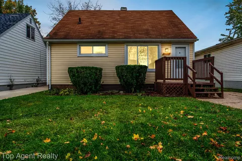 24528 Lauren Ave, Warren, MI 48089