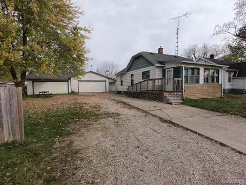 1399 Norton St, Burton, MI 48529