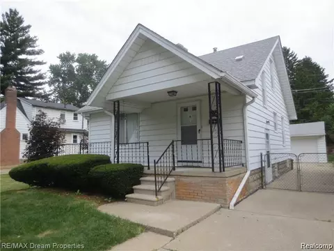 15392 Woodworth, Redford, MI 48239