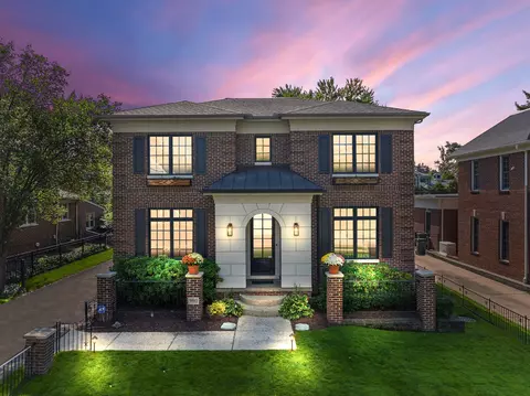 980 Wimbleton, Birmingham, MI 48009
