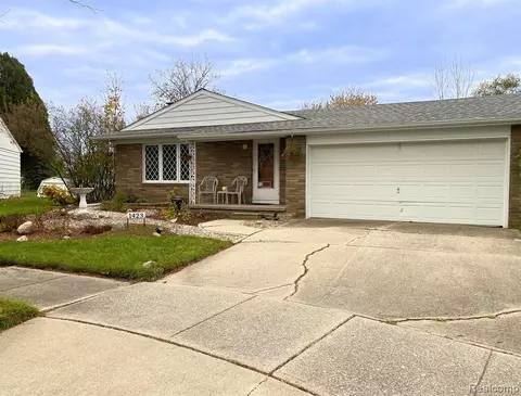 1423 Chatham Dr, Saginaw, MI 48601