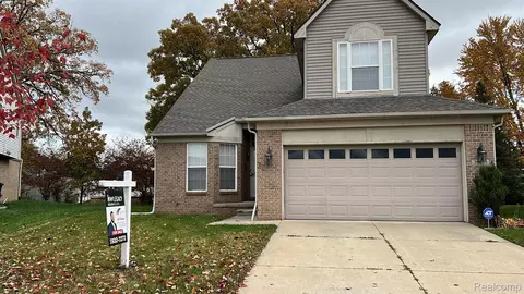 29655 Lacy Dr, Westland, MI 48186