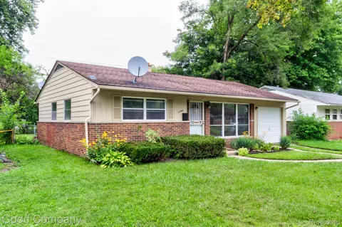 22041 Jerome St, Oak Park, MI 48237