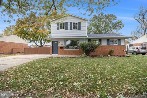 320 S Byfield Ave, Westland, MI 48186