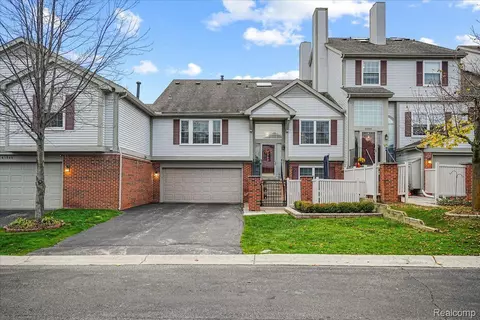 49844 Pointe Xing, Plymouth, MI 48170