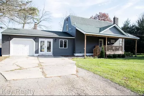 12175 Torrey Rd, Fenton, MI 48430