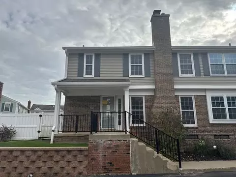21344 E Glen Haven Cir, Northville, MI 48167