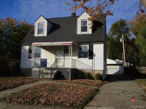 25607 Paige St, Roseville, MI 48066