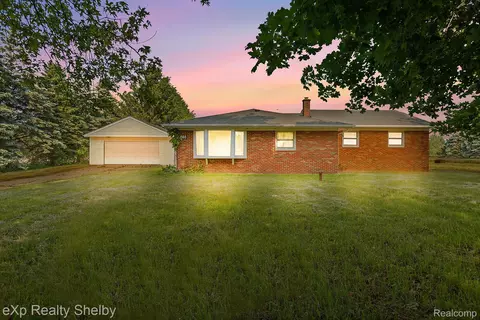 408 Howell Rd, Berlin, MI 48002