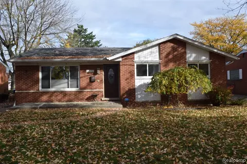 31448 Roan Dr, Warren, MI 48093