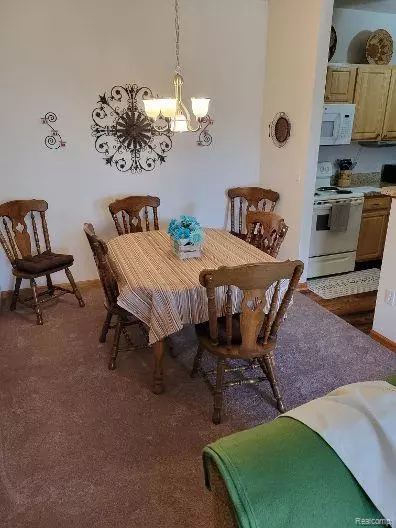 15745 Parkway Ln Lane-1 13 Ln #LANE-1, Southgate, MI 48195