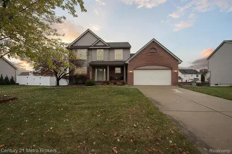 5201 Concordia Dr, Grand Blanc, MI 48439