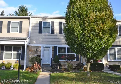 1102 Moreland Ct, Rochester Hills, MI 48307