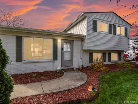 24724 Orchid St, Harrison Township, MI 48045