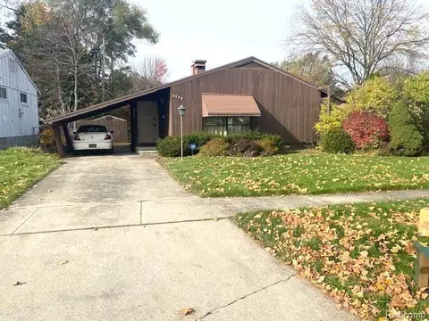 3122 Briarwood Dr, Flint, MI 48507