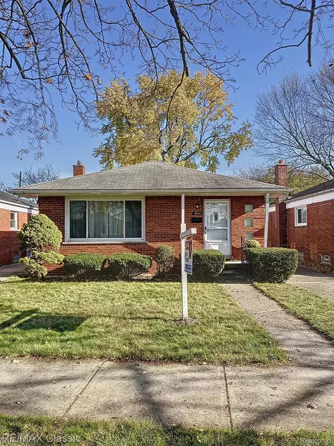 3111 Laclede St, Lincoln Park, MI 48146