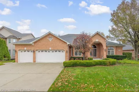 46476 Glen Eagle Dr, Shelby Township, MI 48315