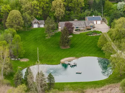 3200 Cook, Oakland, MI 48306
